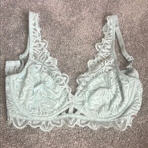 Victoria's Secret Lace Bralette bin 4